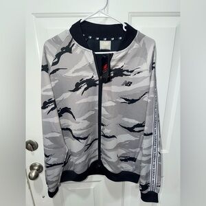 New Balance Gray Camo Jacket Mens Size L NWT